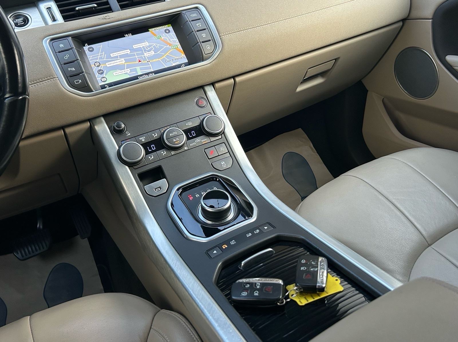 Land Rover Range Rover Evoque 2,0 TD4 automatik 2017G.REDIZAJN FULL, fotografija 19