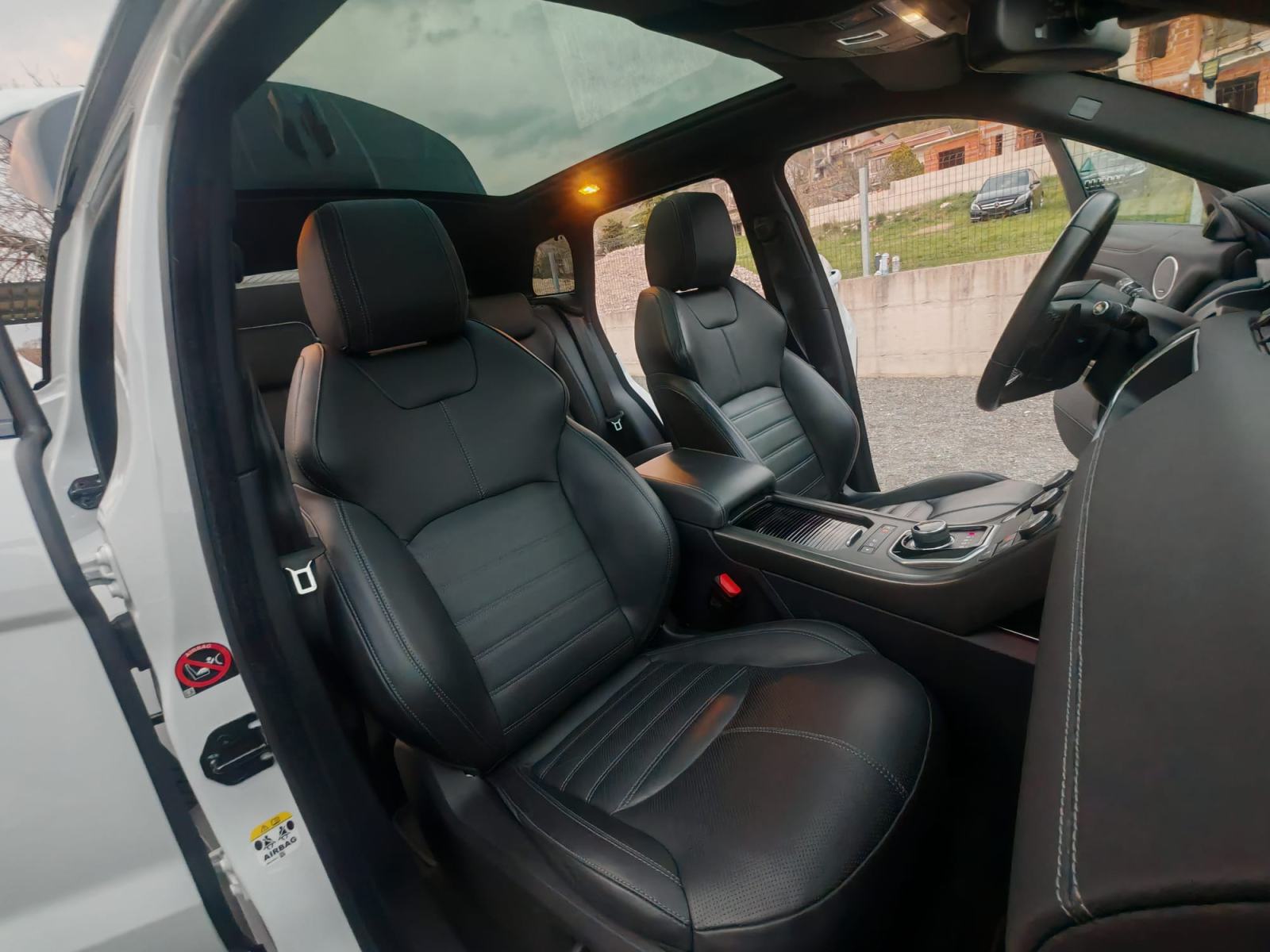 Range Rover Evoque 2.0 TD4 180 ks 4x4 HSE panorama alu 20 STANJE NOVO❗, fotografija 12