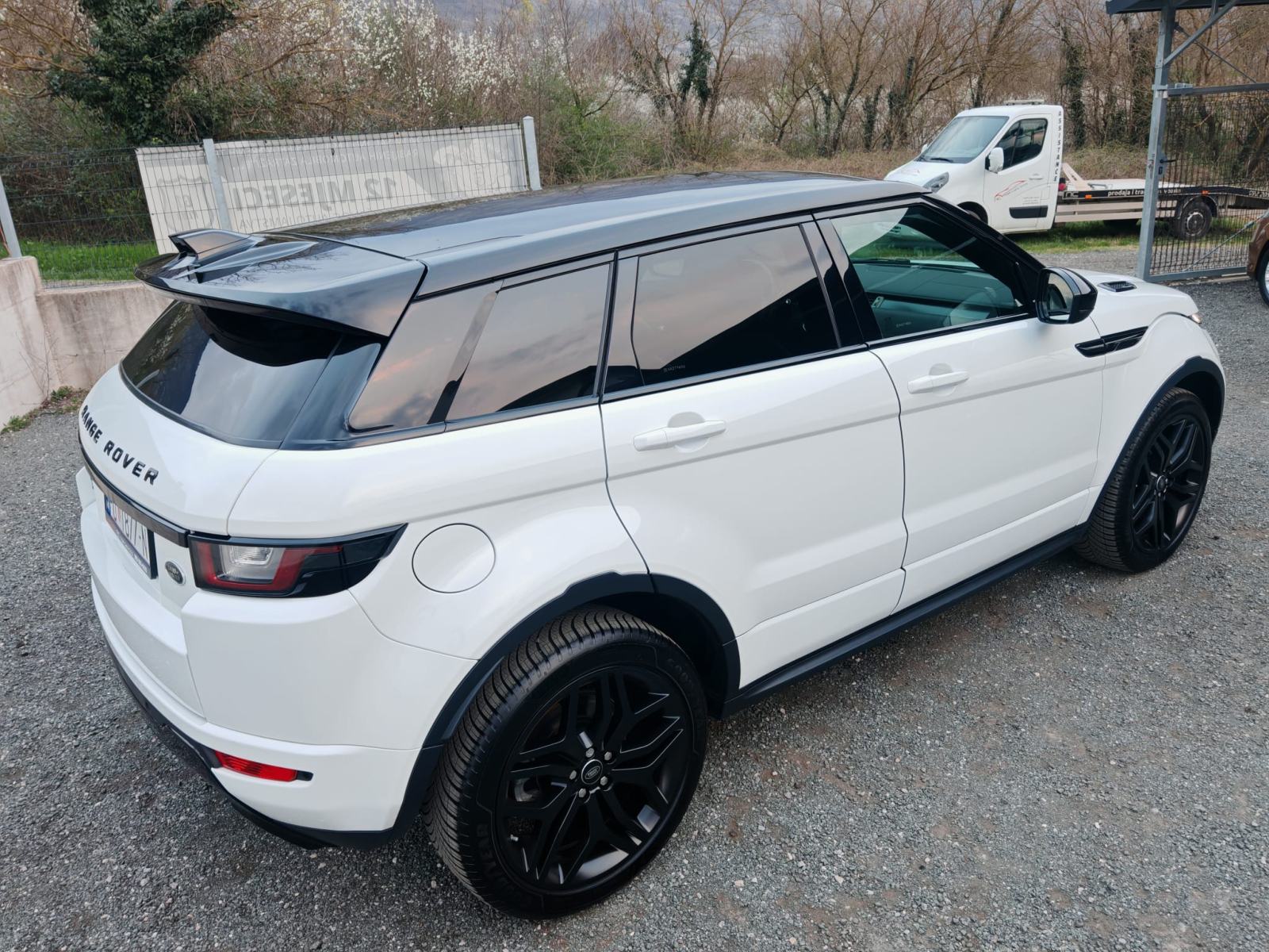 Range Rover Evoque 2.0 TD4 180 ks 4x4 HSE panorama alu 20 STANJE NOVO❗, fotografija 5
