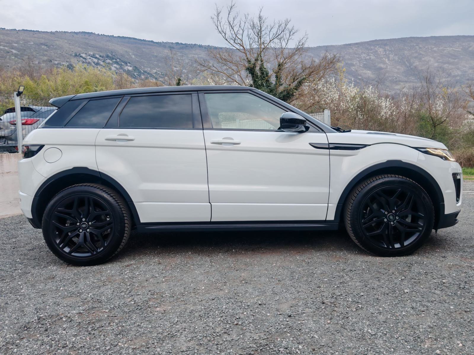 Range Rover Evoque 2.0 TD4 180 ks 4x4 HSE panorama alu 20 STANJE NOVO❗, fotografija 7