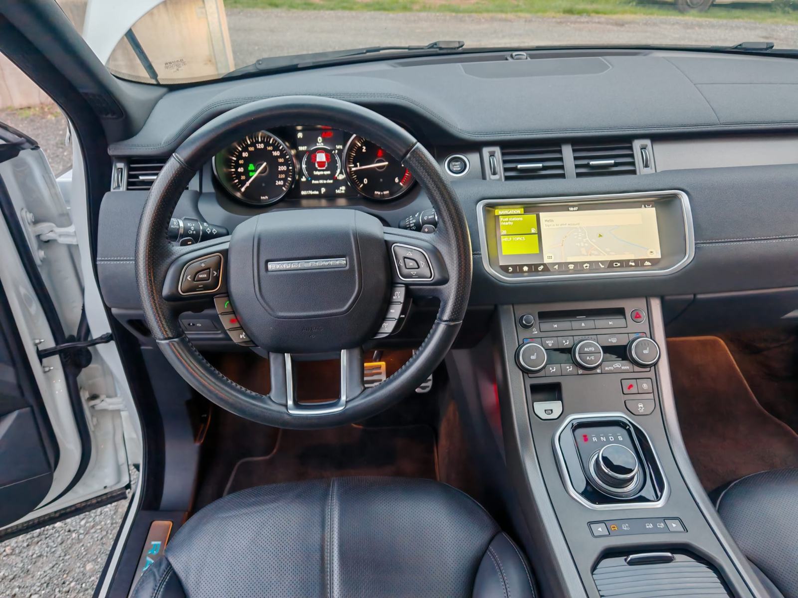 Range Rover Evoque 2.0 TD4 180 ks 4x4 HSE panorama alu 20 STANJE NOVO❗, fotografija 15