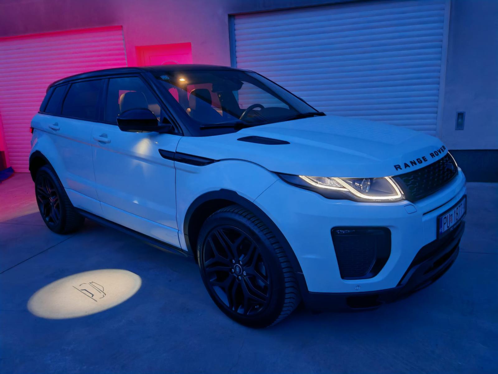 Range Rover Evoque 2.0 TD4 180 ks 4x4 HSE panorama alu 20 STANJE NOVO❗, fotografija 3