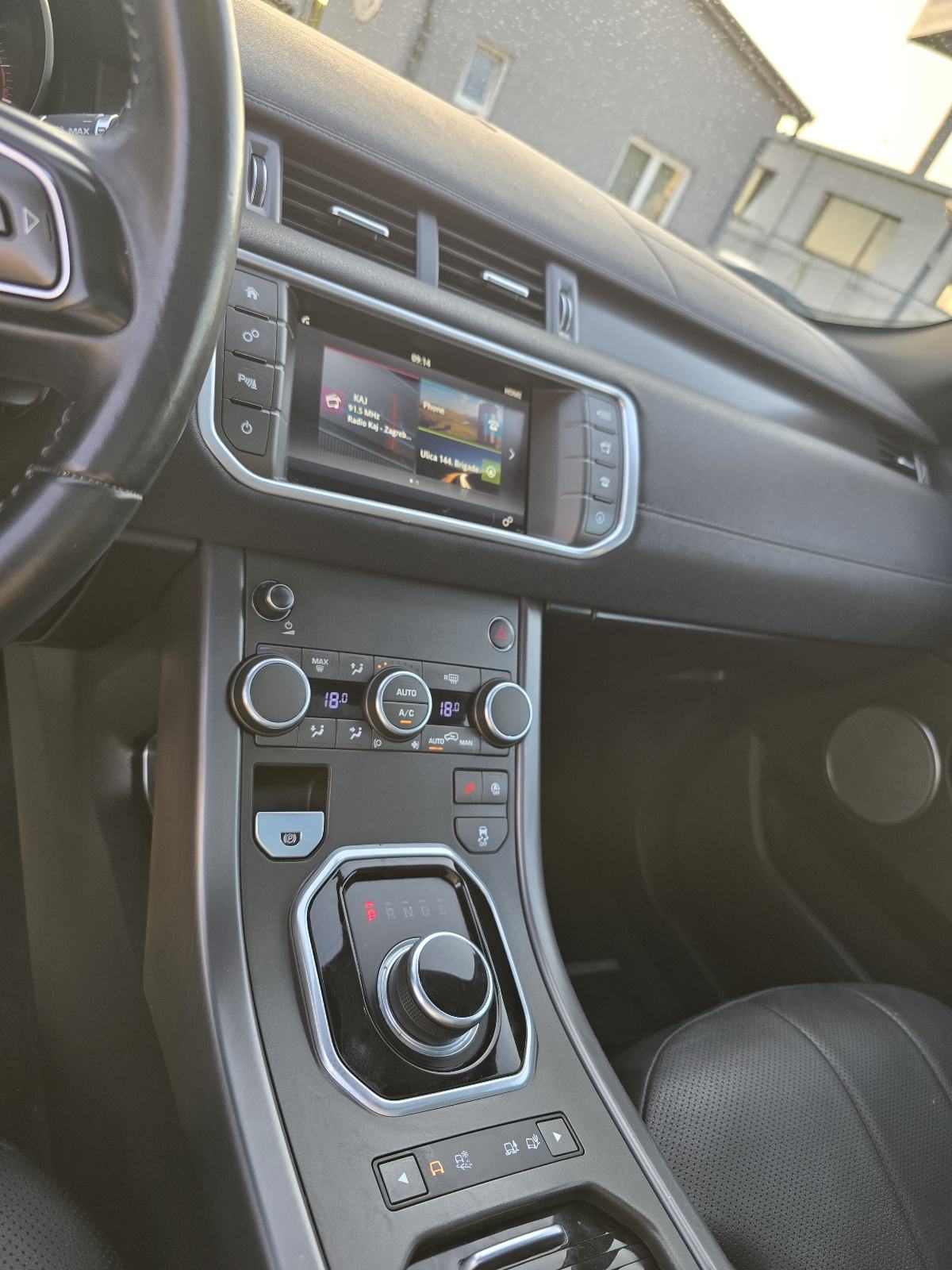 RANGE ROVER EVOQUE 2.0D 4X4 * ODLIČNO STANJE * 89 000 KM * JAMSTVO *, fotografija 17