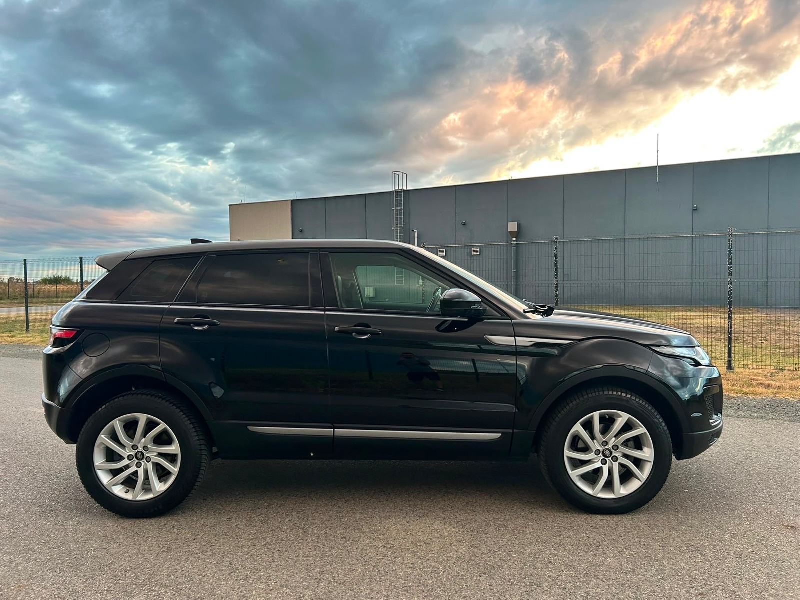 Land Rover Range Rover Evoque 2.0d 110kw 2018.god. ( ZAMJENA ), fotografija 5