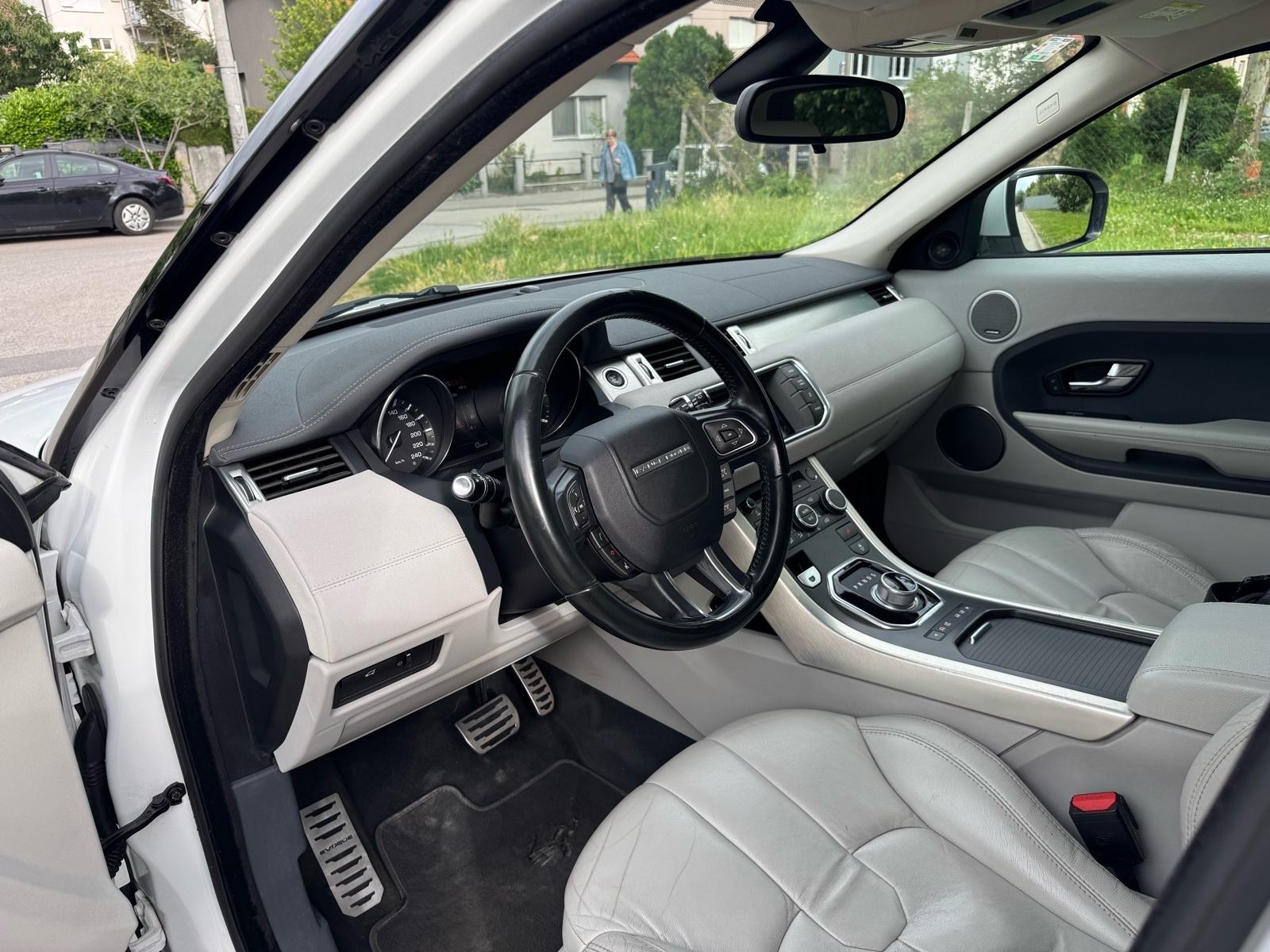 Land Rover Range Rover Evoque 2.2 TD4 4x4 automatik *HR auto*, fotografija 9