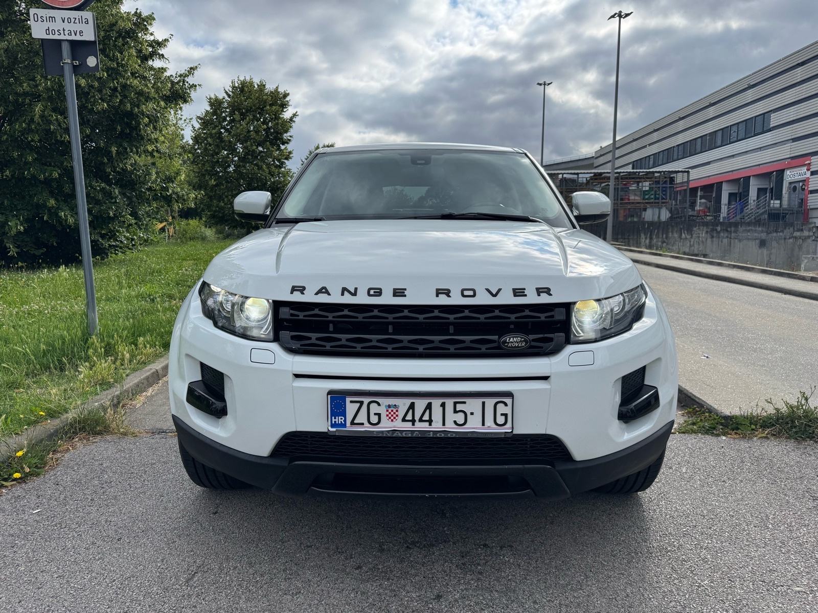 Land Rover Range Rover Evoque 2.2 TD4 4x4 automatik *HR auto*, fotografija 2