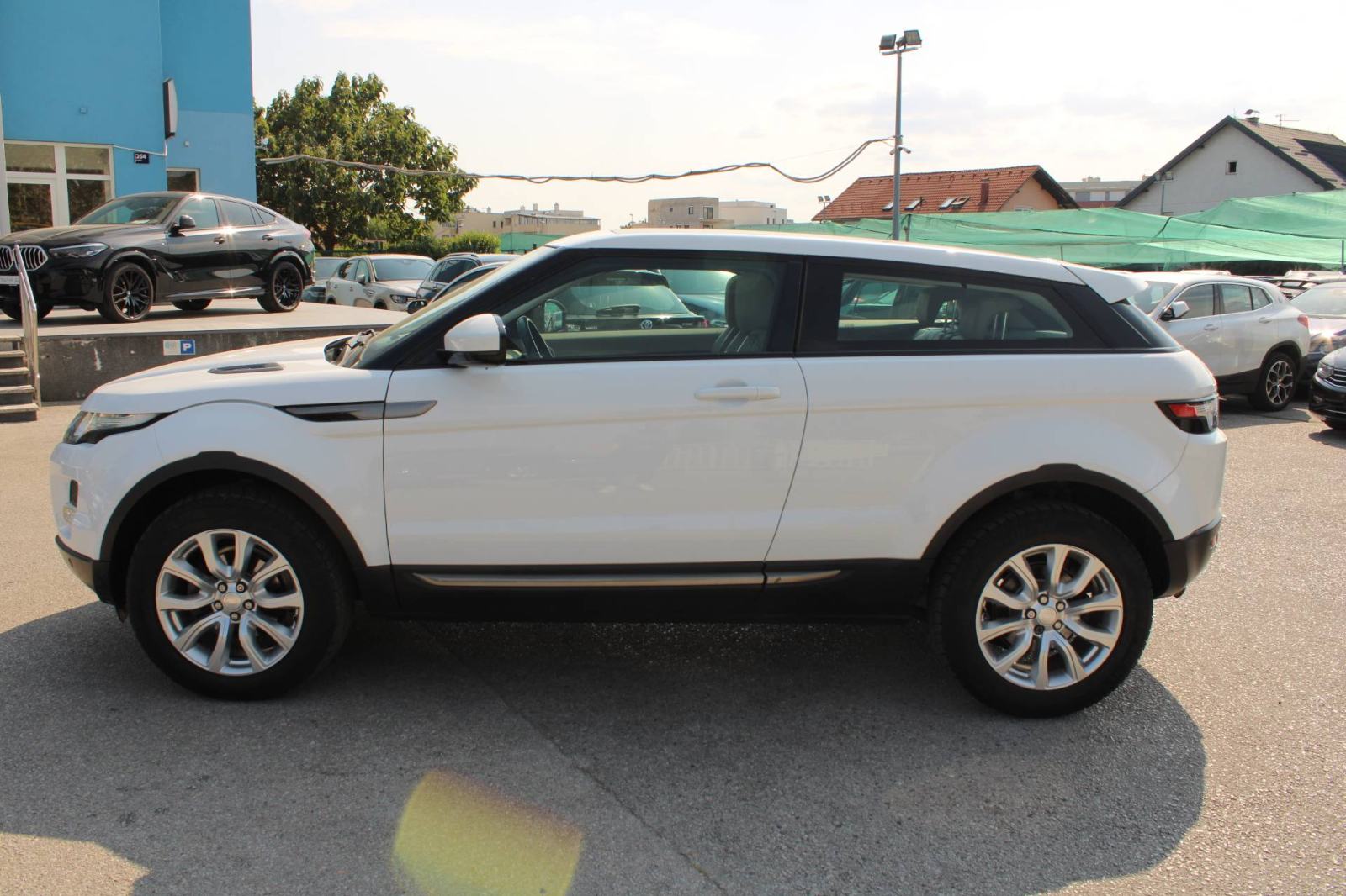 Land Rover Range Rover Evoque 2.2 TD4 *PANORAMA, NAVIGACIJA, KAMERA*, fotografija 8