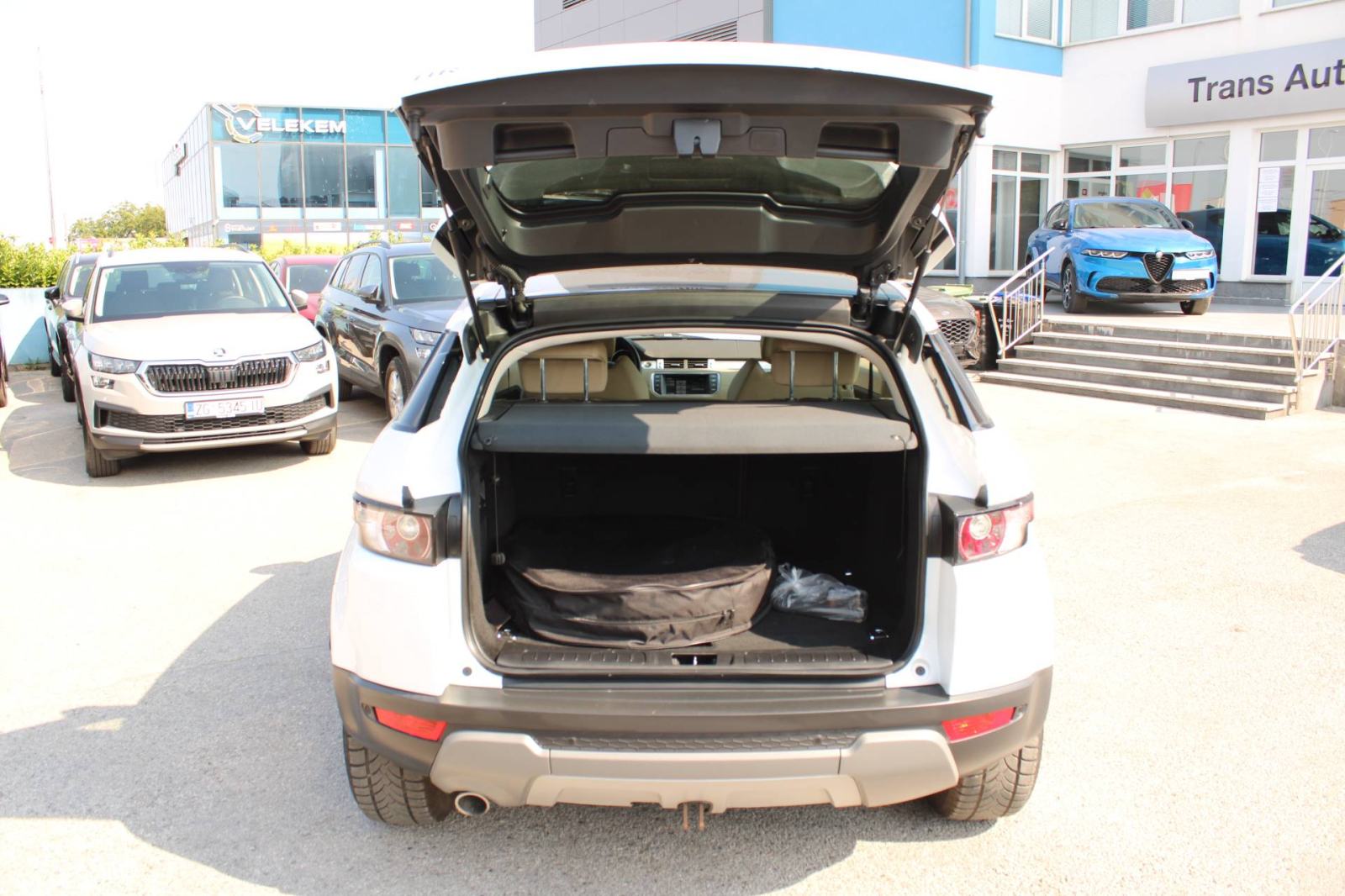 Land Rover Range Rover Evoque 2.2 TD4 *PANORAMA, NAVIGACIJA, KAMERA*, fotografija 10