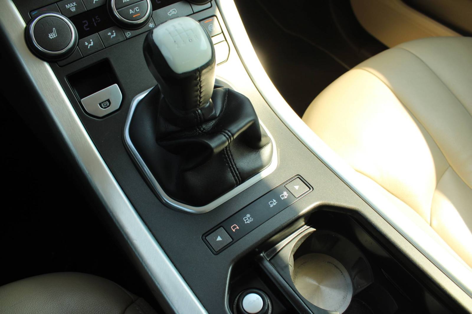 Land Rover Range Rover Evoque 2.2 TD4 *PANORAMA, NAVIGACIJA, KAMERA*, fotografija 18