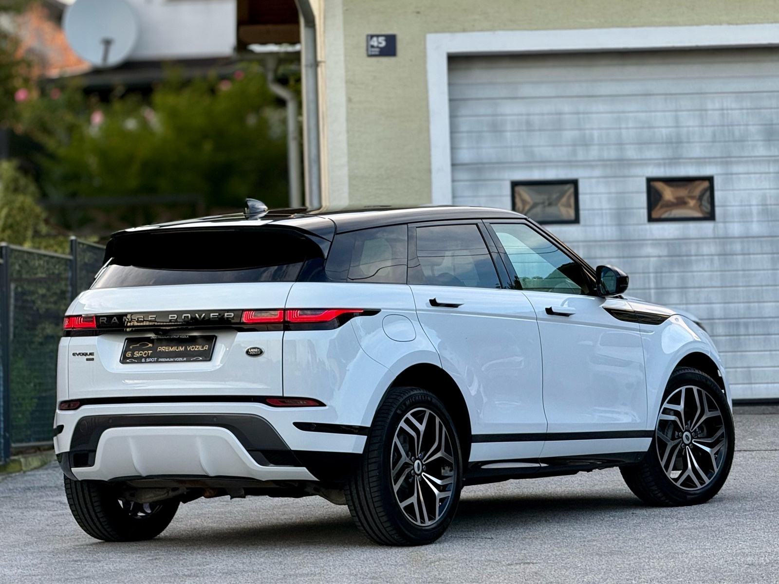 Land Rover Range Rover Evoque P300e *AUTOMATIK*PLUG IN*R-DYNAMIC*U PDV, fotografija 4