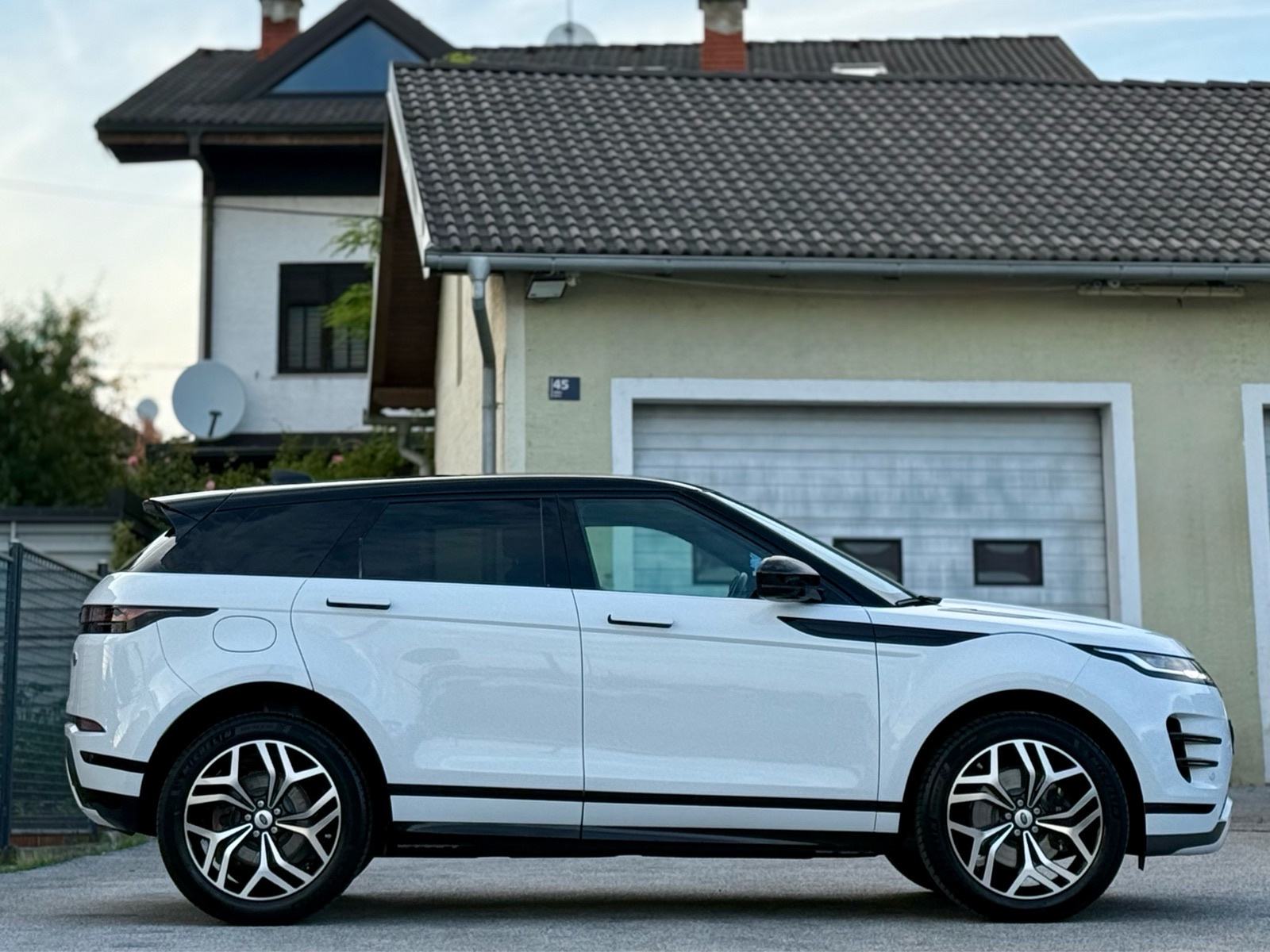 Land Rover Range Rover Evoque P300e *AUTOMATIK*PLUG IN*R-DYNAMIC*U PDV, fotografija 8