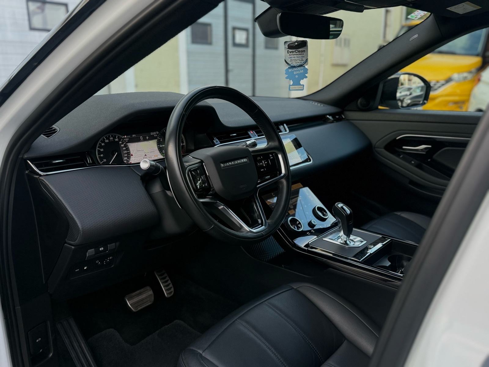 Land Rover Range Rover Evoque P300e *AUTOMATIK*PLUG IN*R-DYNAMIC*U PDV, fotografija 11