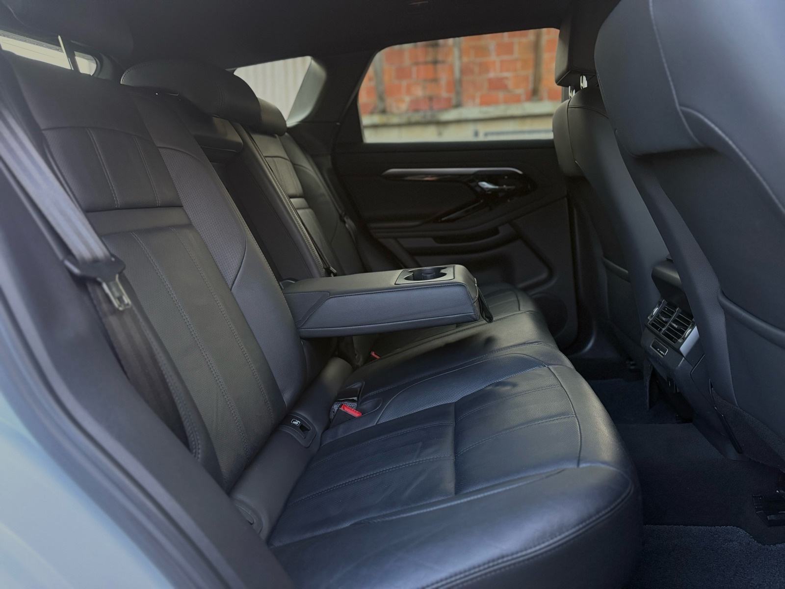 Land Rover Range Rover Evoque P300e *AUTOMATIK*PLUG IN*R-DYNAMIC*U PDV, fotografija 17