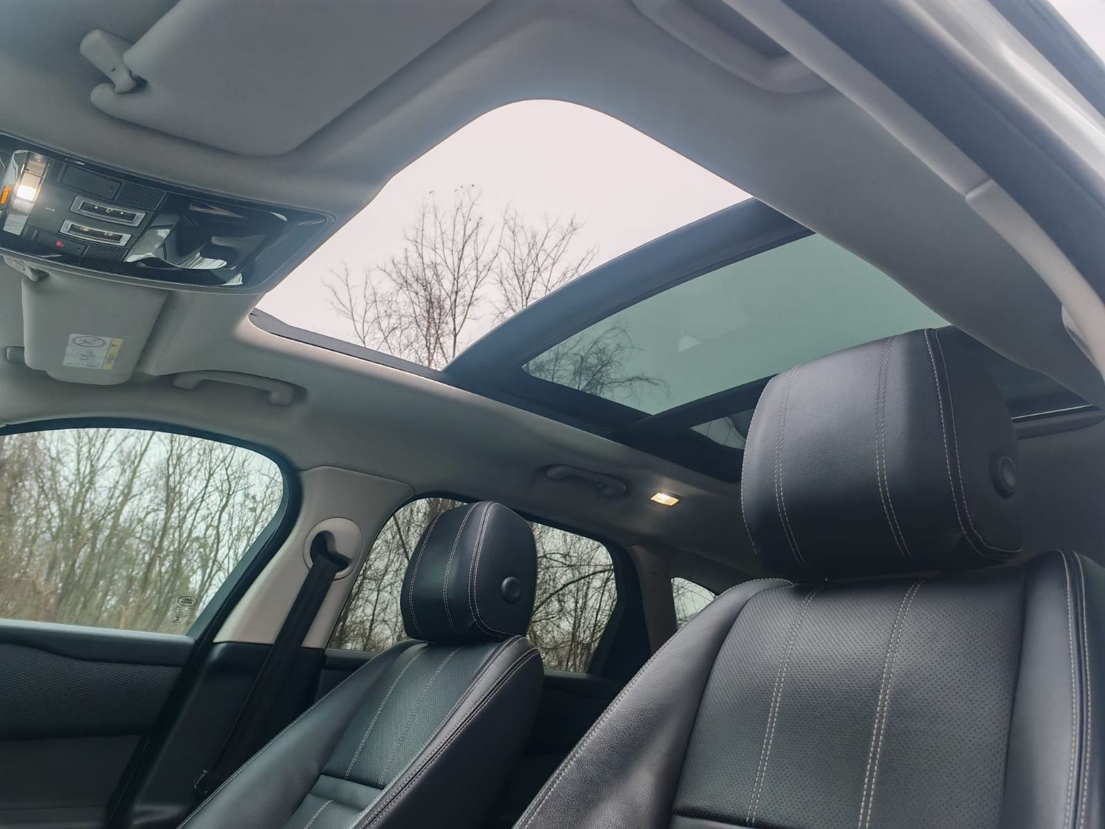 Land Rover Range Rover Velar 2.0 240ks Bogata oprema, fotografija 9