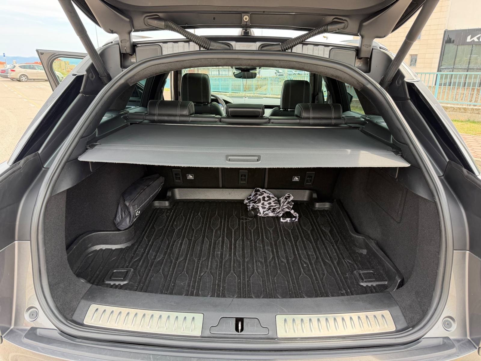 Range Rover Velar 3,0 300ks, fotografija 6