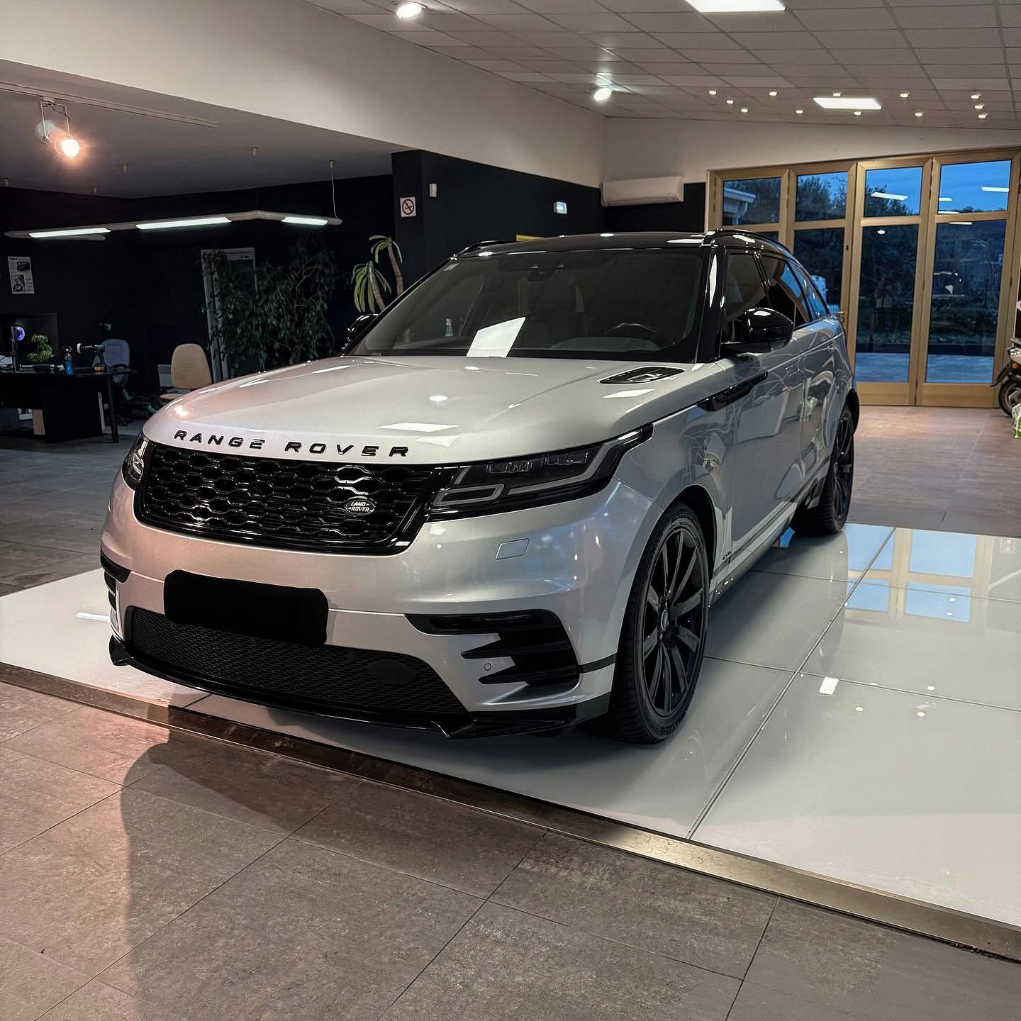 Land Rover Range Rover Velar 3.0 TD u sustavu Pdv-a prilika Garancija, pogled izvana - slika 2