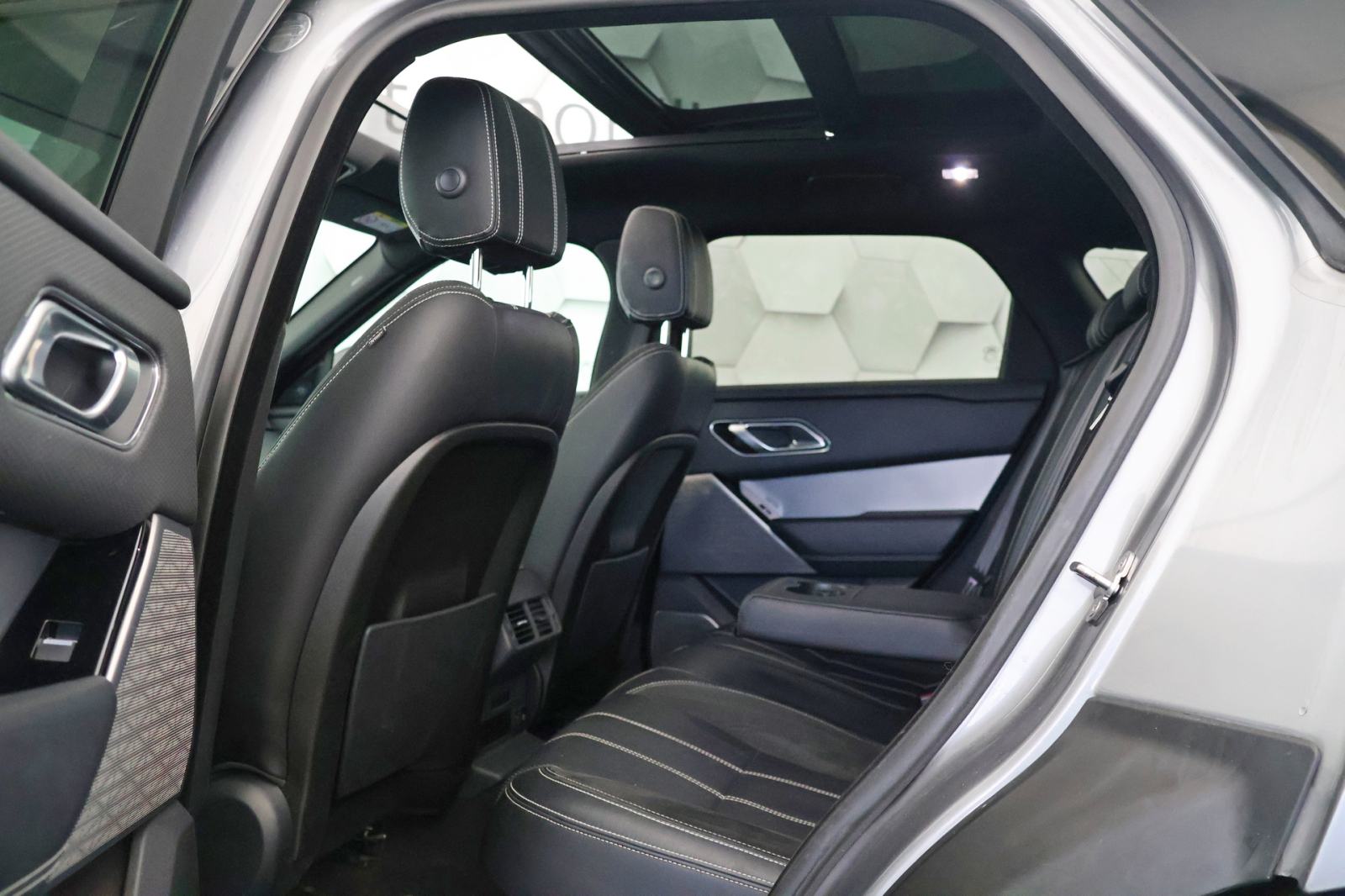 Land Rover Range Rover Velar D300 3.0d 4WD A8 R-Dynamic Matrix PANO, fotografija 10