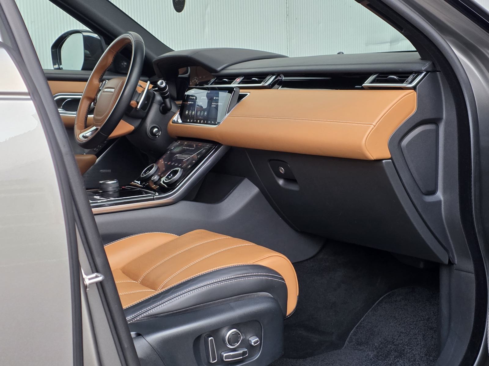 Land Rover Range Rover Velar P-300 HSE R-DYNAMIC automatik, fotografija 18