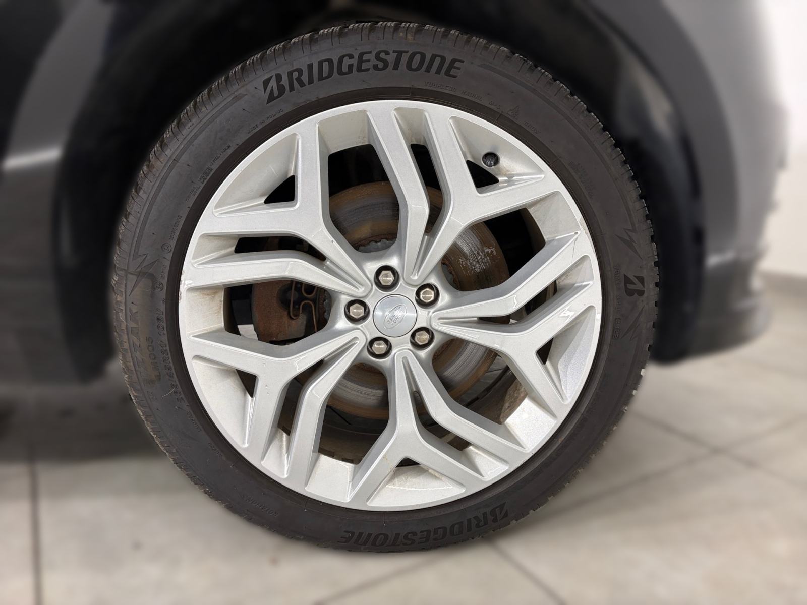 Land Rover Range Rover Velar R-DYN SE 3.0 300 4WD A8 MHEV, fotografija 7