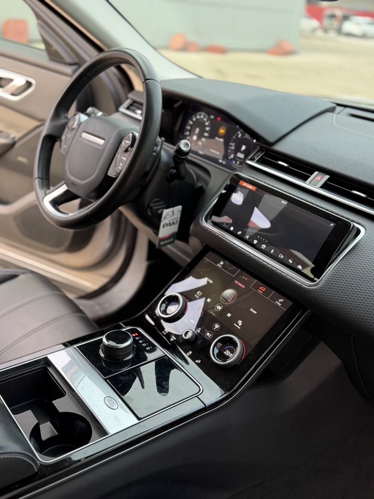 Land Rover Velar automatik, fotografija 8
