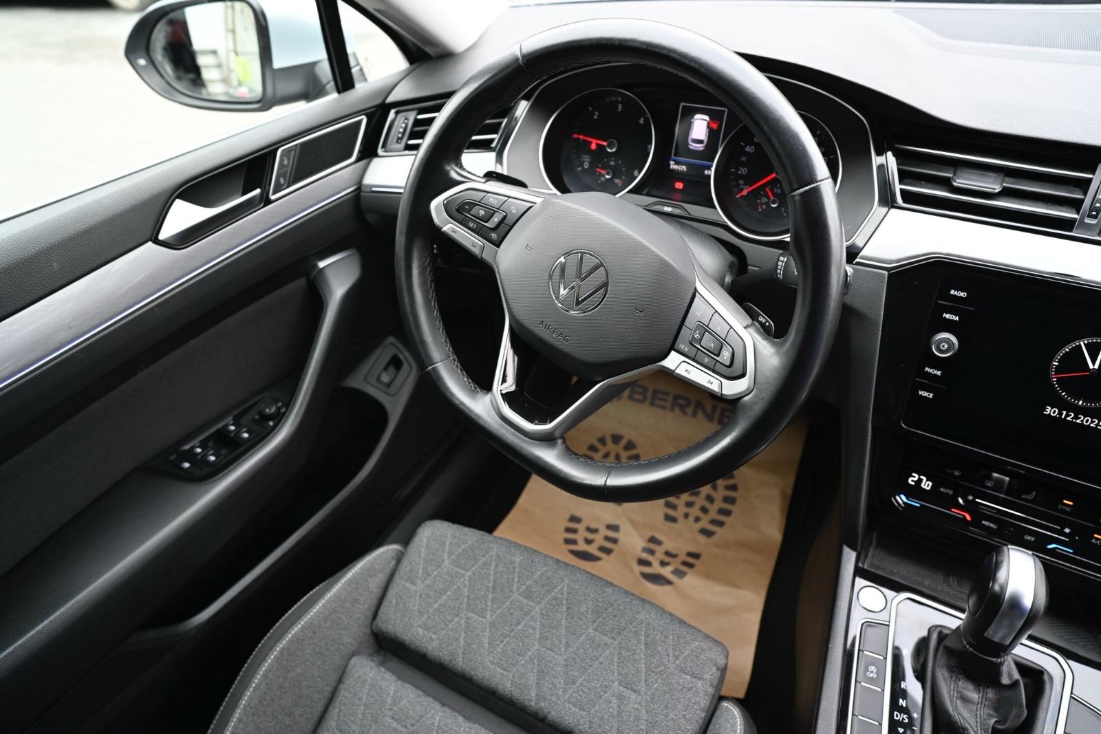 Leasing bez učešća VW Passat Variant 2,0 TDI aut. matrix svijetla,kuka, fotografija 15
