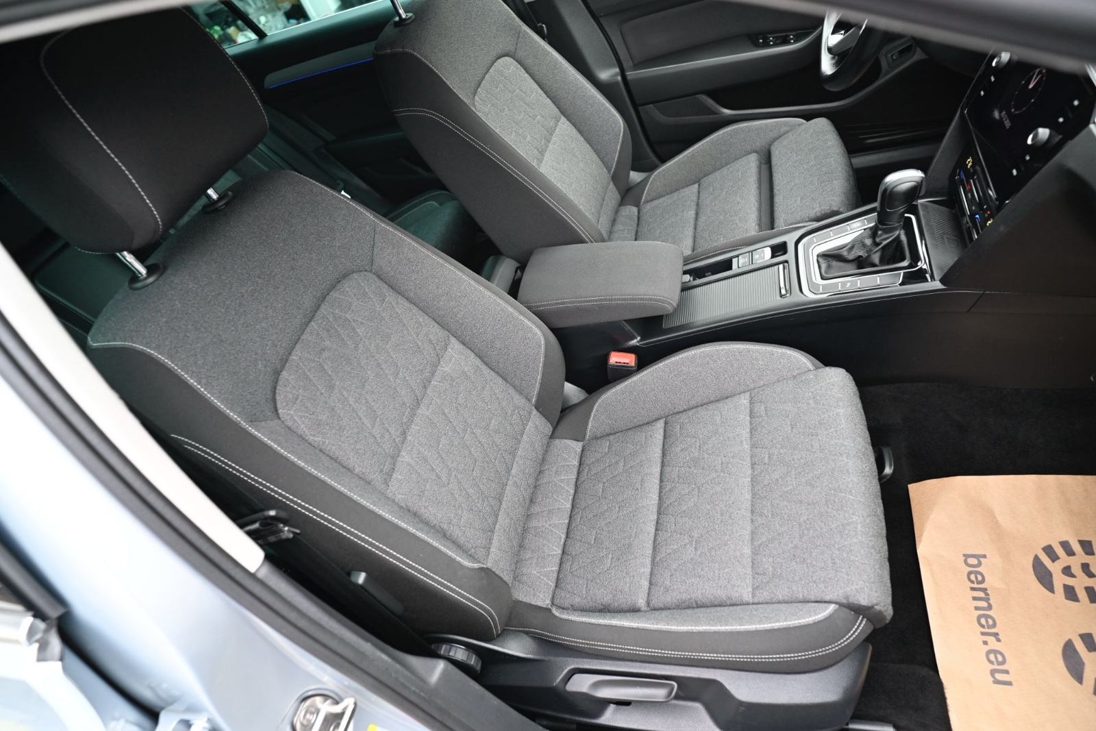 Leasing bez učešća VW Passat Variant 2,0 TDI aut. matrix svijetla,kuka, fotografija 4