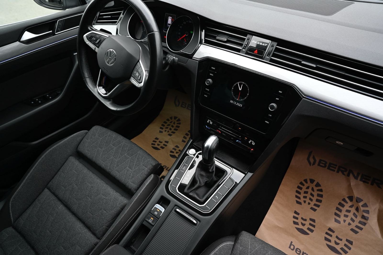 Leasing bez učešća VW Passat Variant 2,0 TDI aut. matrix svijetla,kuka, fotografija 20