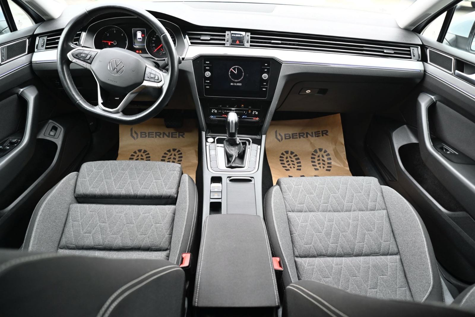 Leasing bez učešća VW Passat Variant 2,0 TDI aut. matrix svijetla,kuka, fotografija 13