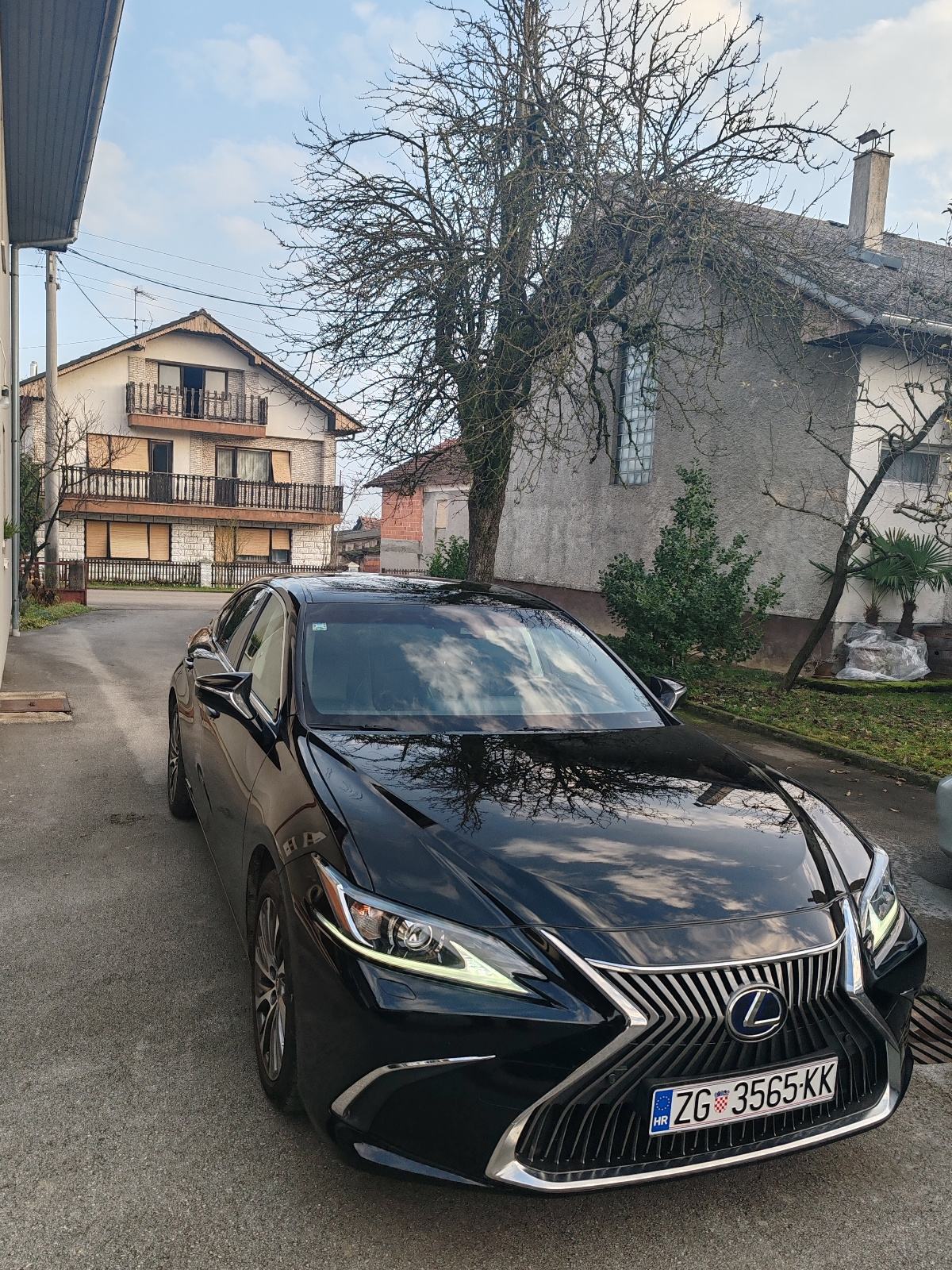 Lexus ES 300h TOP stanje, tvornička garancija, pogled izvana - slika 2