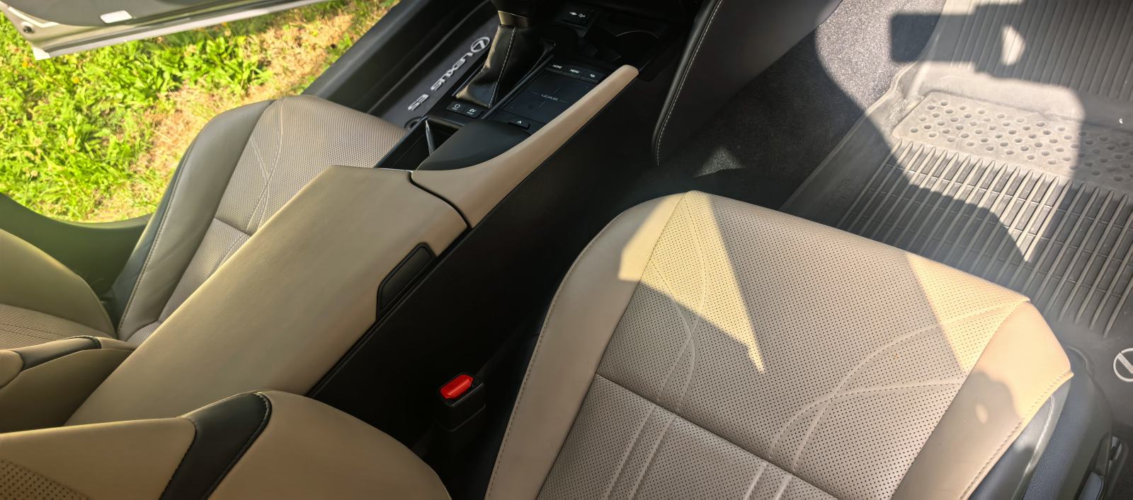 Lexus ES executive kupljen u HR, fotografija 14