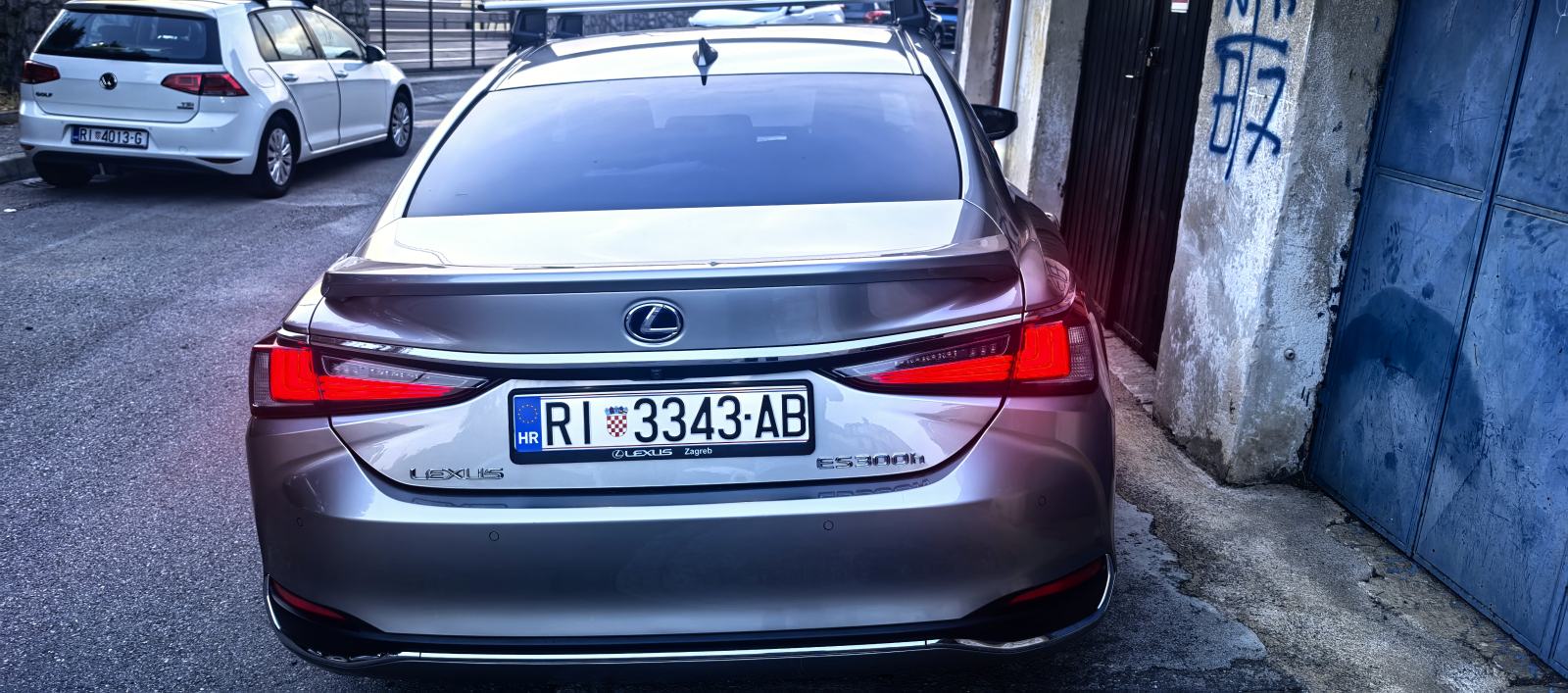 Lexus ES executive kupljen u HR, pogled izvana - slika 4