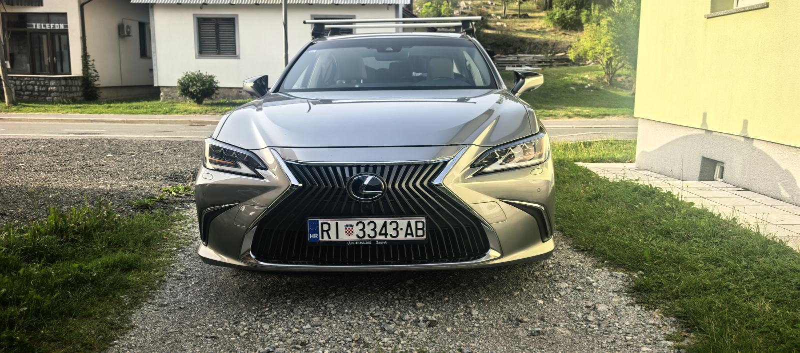 Lexus ES executive kupljen u HR, fotografija 8