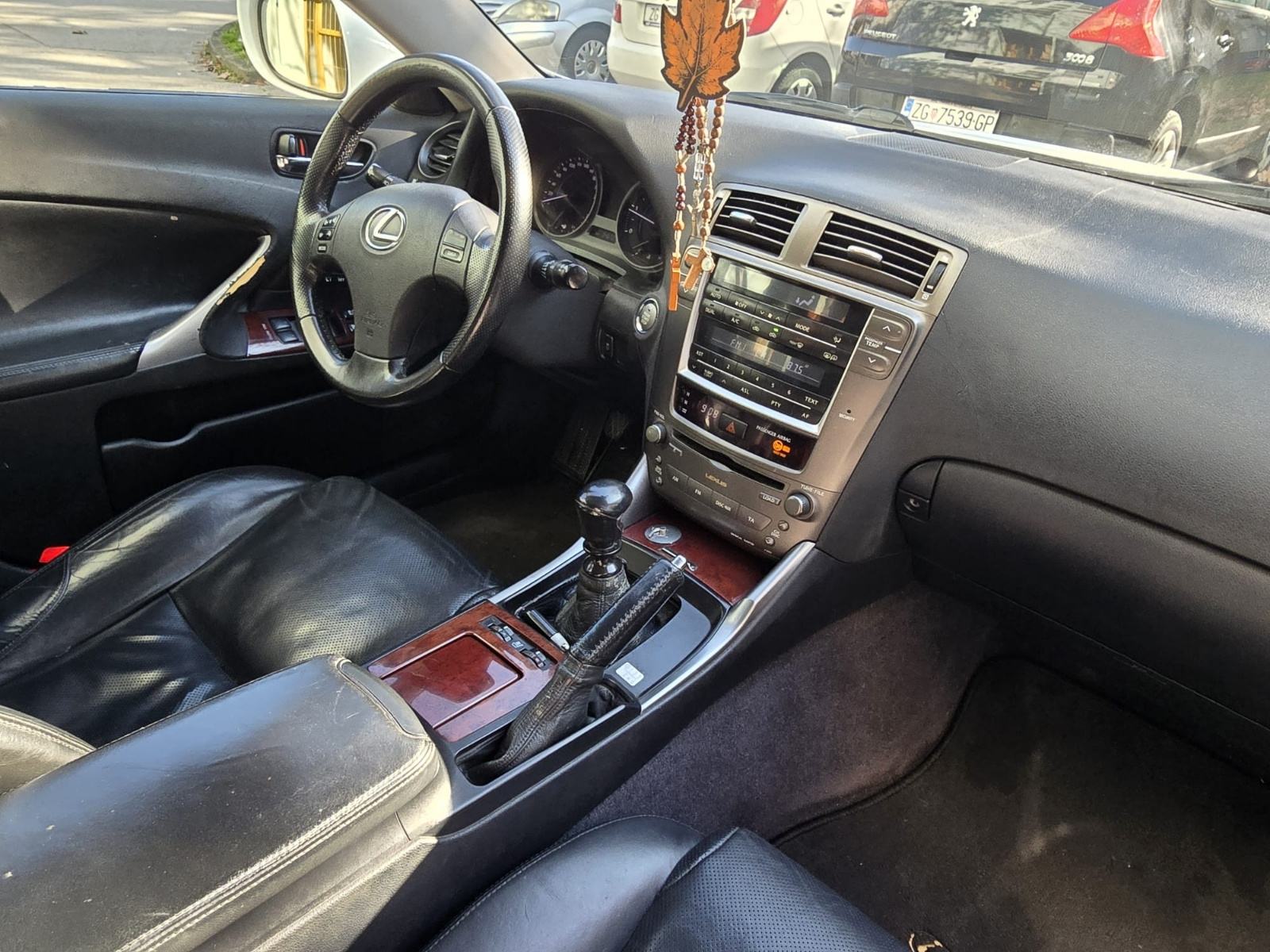 Lexus IS 220d, fotografija 7