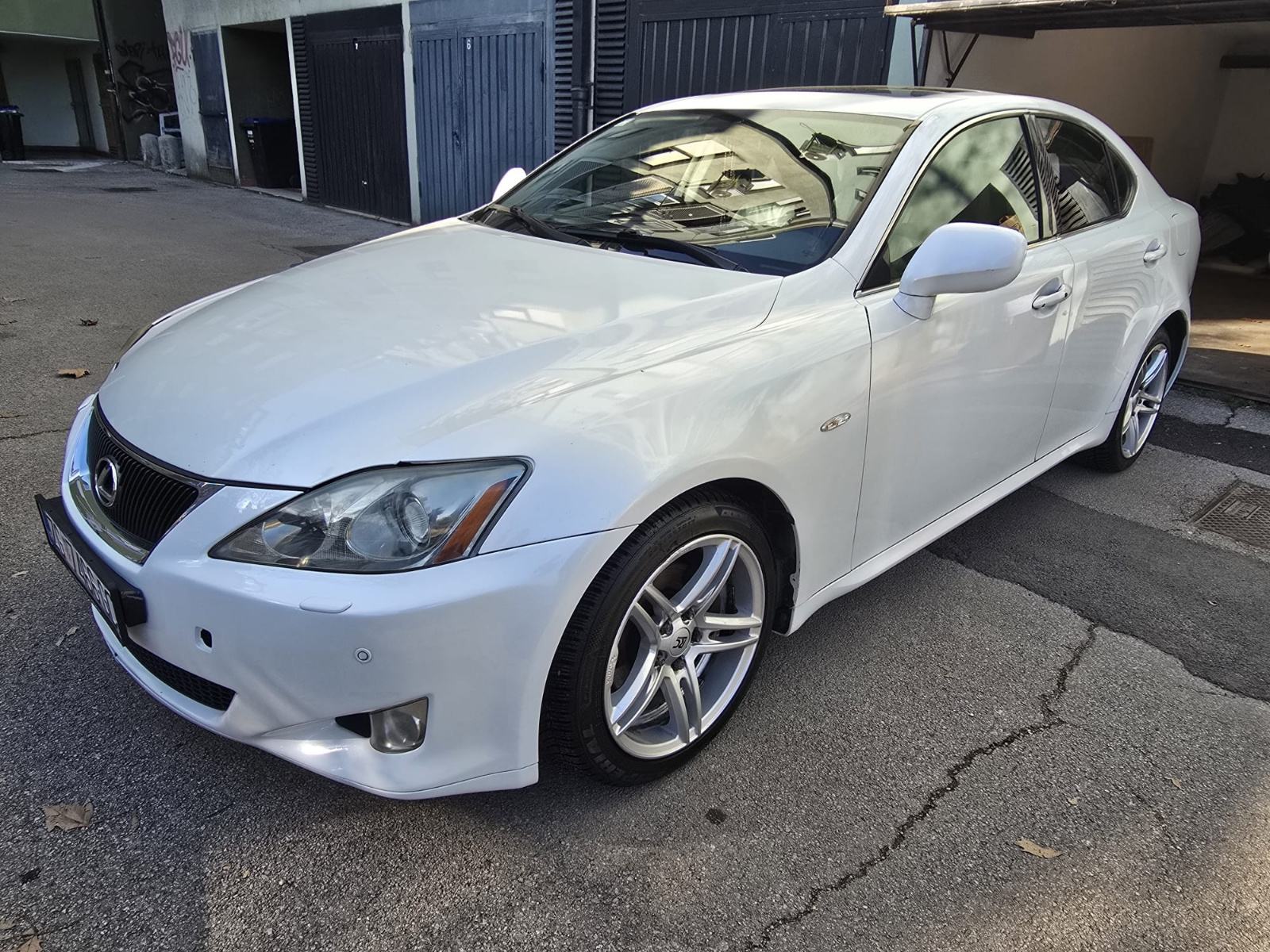 Lexus IS 220d, fotografija 12