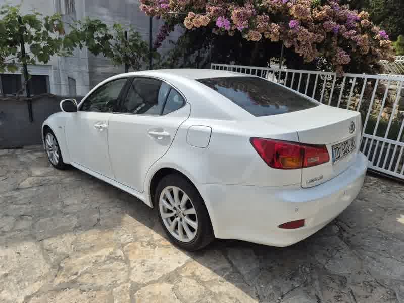 Lexus IS 220d, fotografija 2