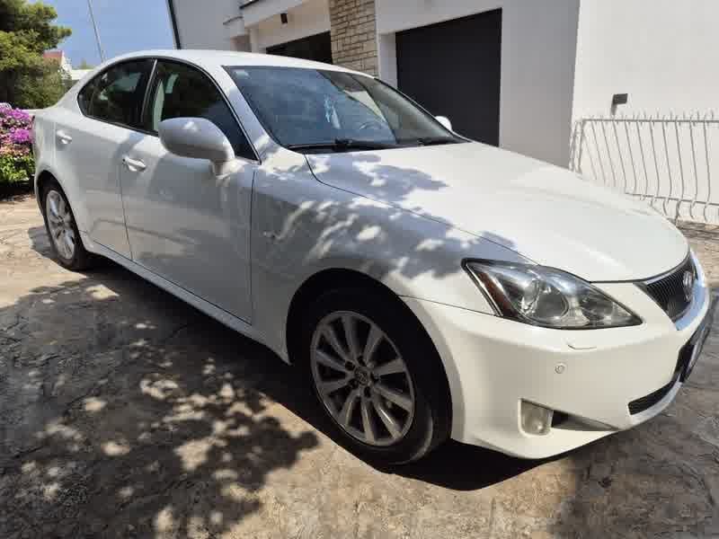 Lexus IS 220d, fotografija 4