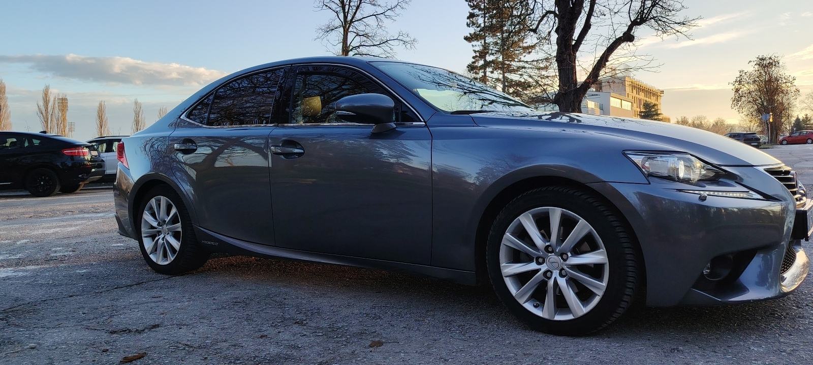 Lexus IS 300h automatik, fotografija 3