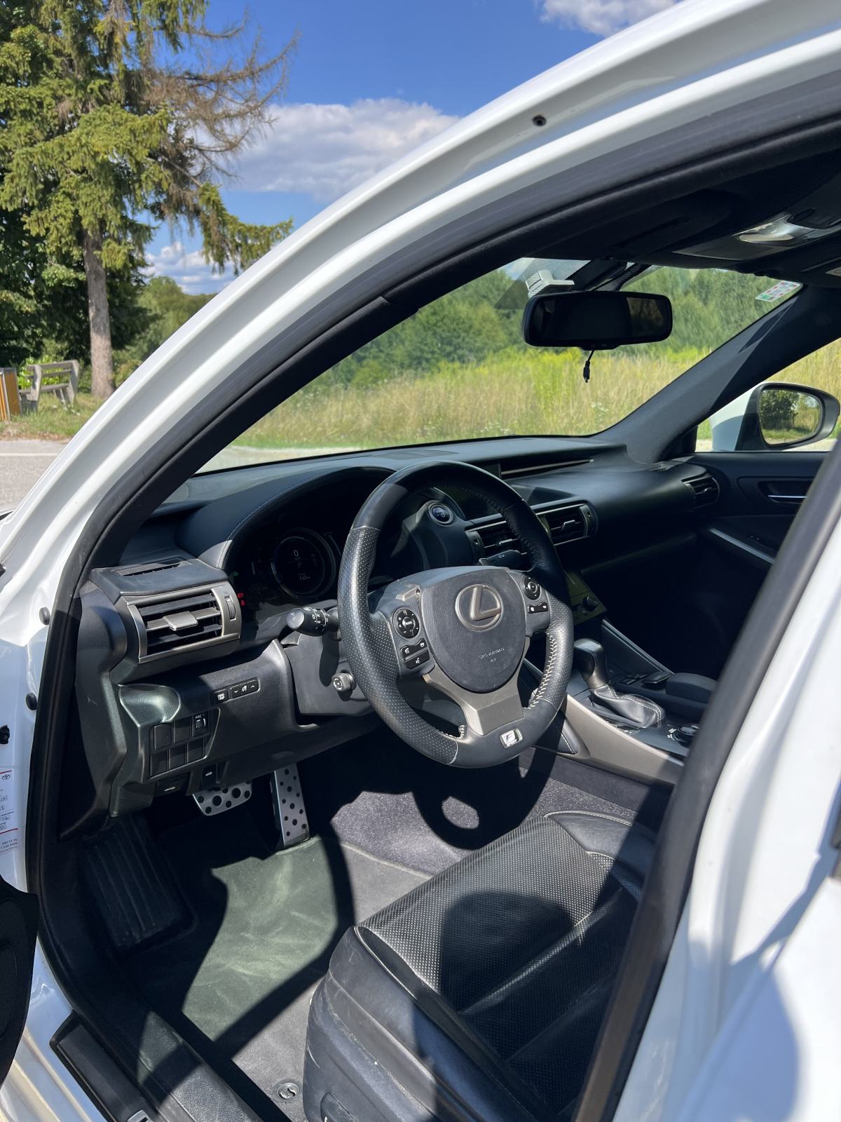 Lexus IS 300H F-Sport, fotografija 12