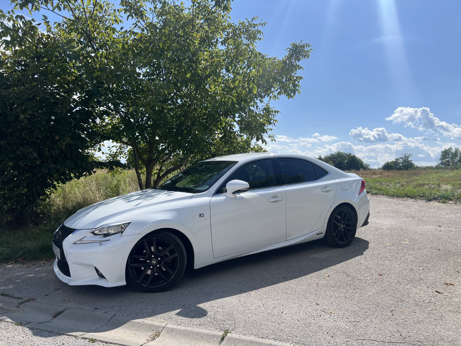 Lexus IS 300H F-Sport, pogled izvana - slika 2