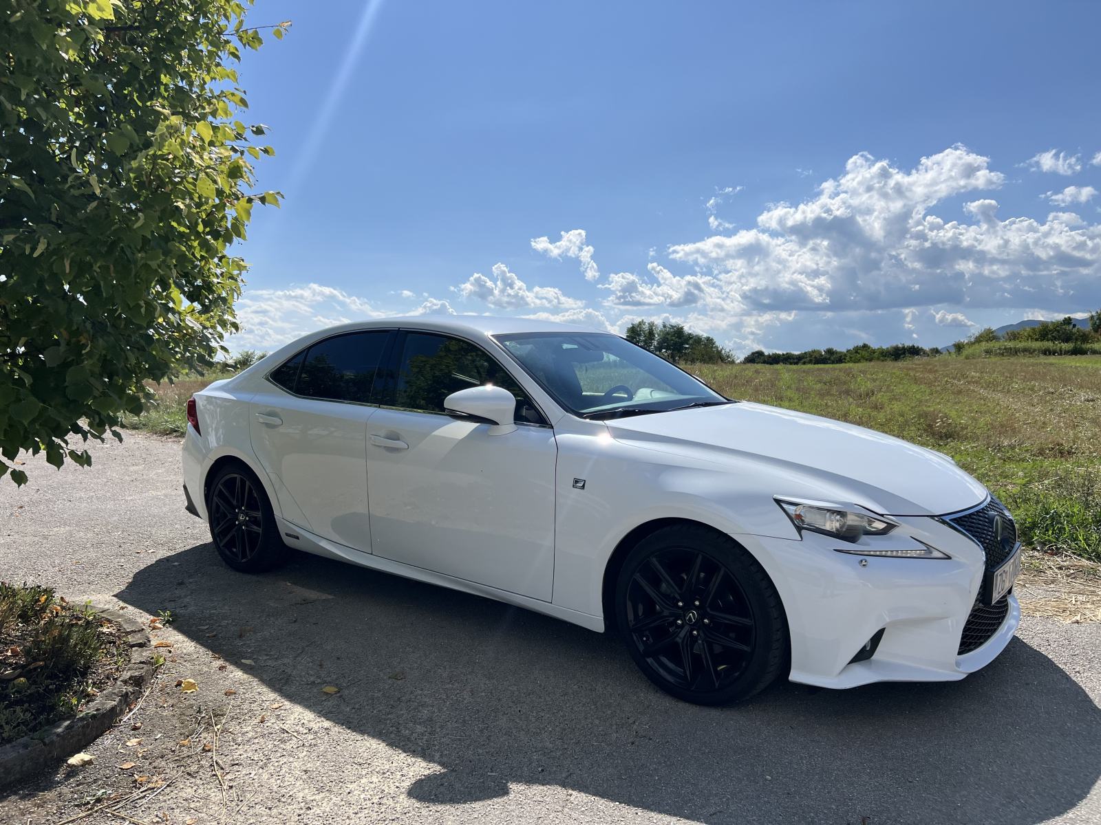 Lexus IS 300H F-Sport, pogled izvana - slika 4