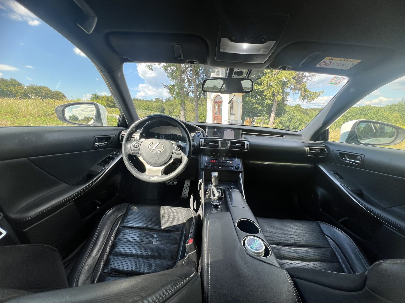 Lexus IS 300H F-Sport, fotografija 16
