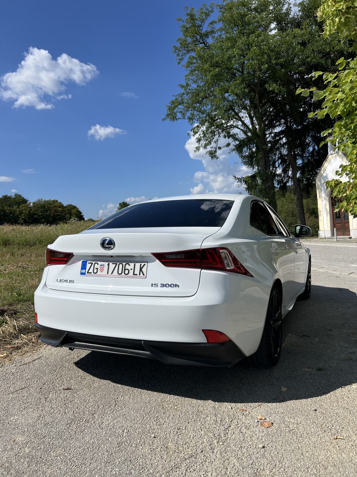 Lexus IS 300H F-Sport, fotografija 9