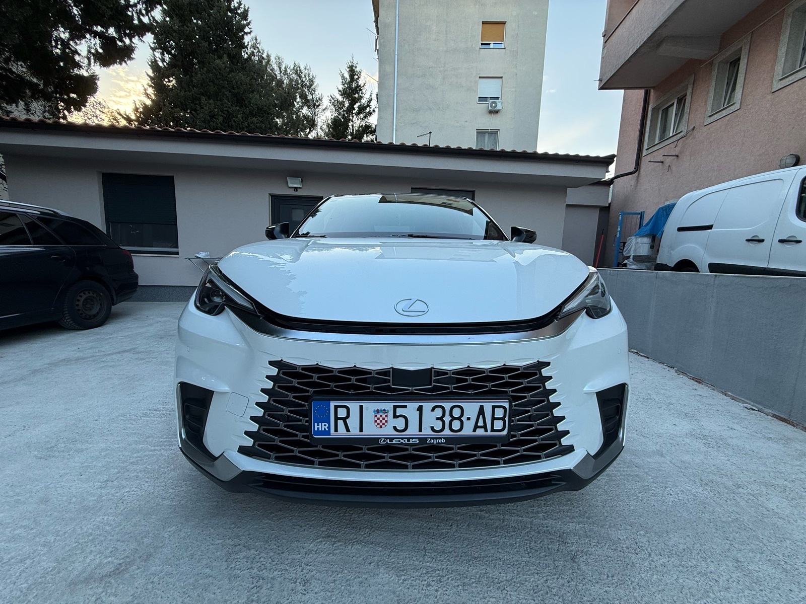 Lexus LBX 1.5 Cool oprema, pogled izvana - slika 1