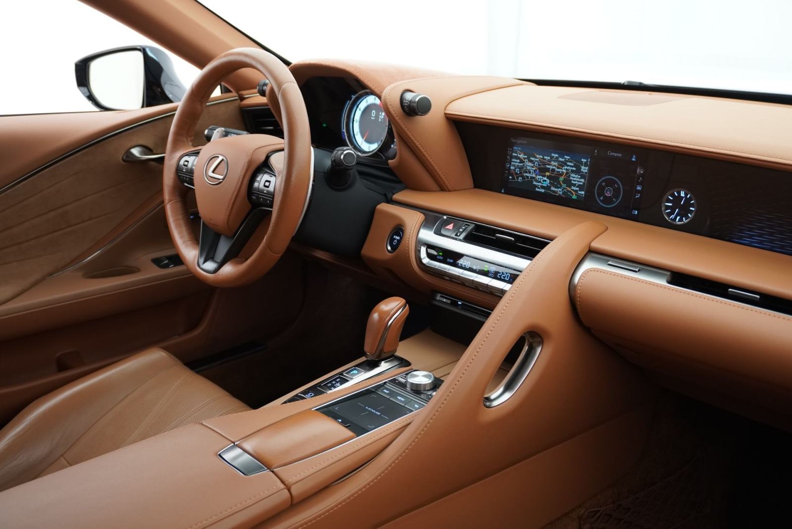 Lexus LC Coupe 500h | Cjena uključuje troškove uvoza, fotografija 12