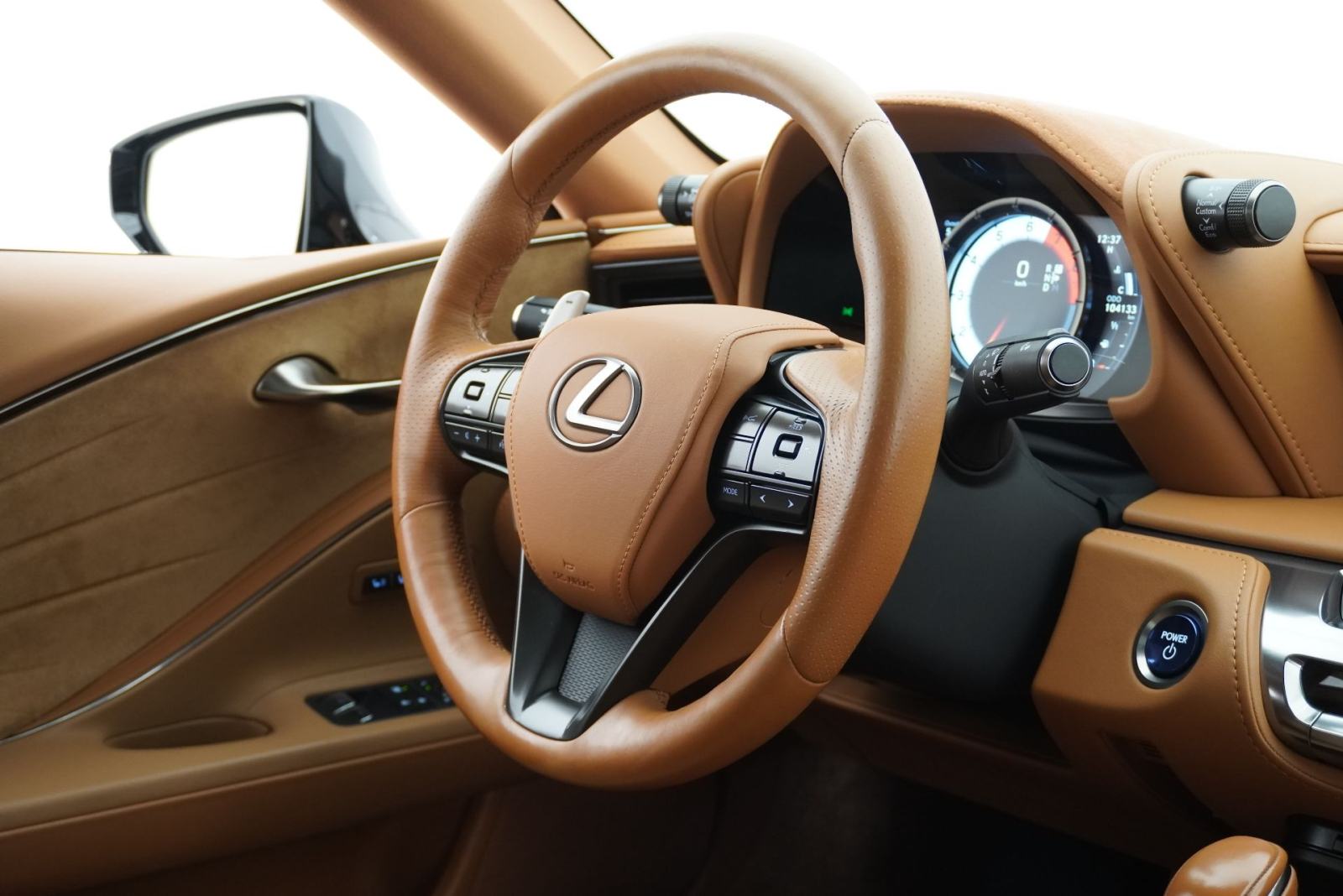Lexus LC Coupe 500h | Cjena uključuje troškove uvoza, fotografija 13