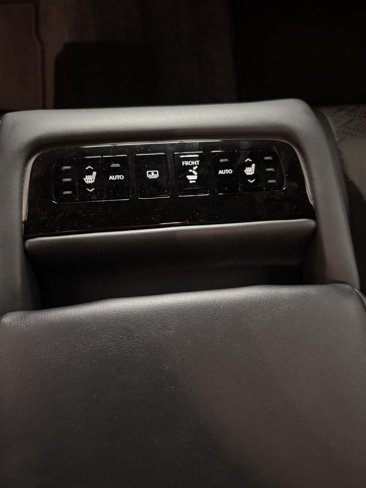 LEXUS LS 500 F SPORT, TOP MODEL, JEDINSTVEN U RH, SAMO 75.411 KM !!!, fotografija 19
