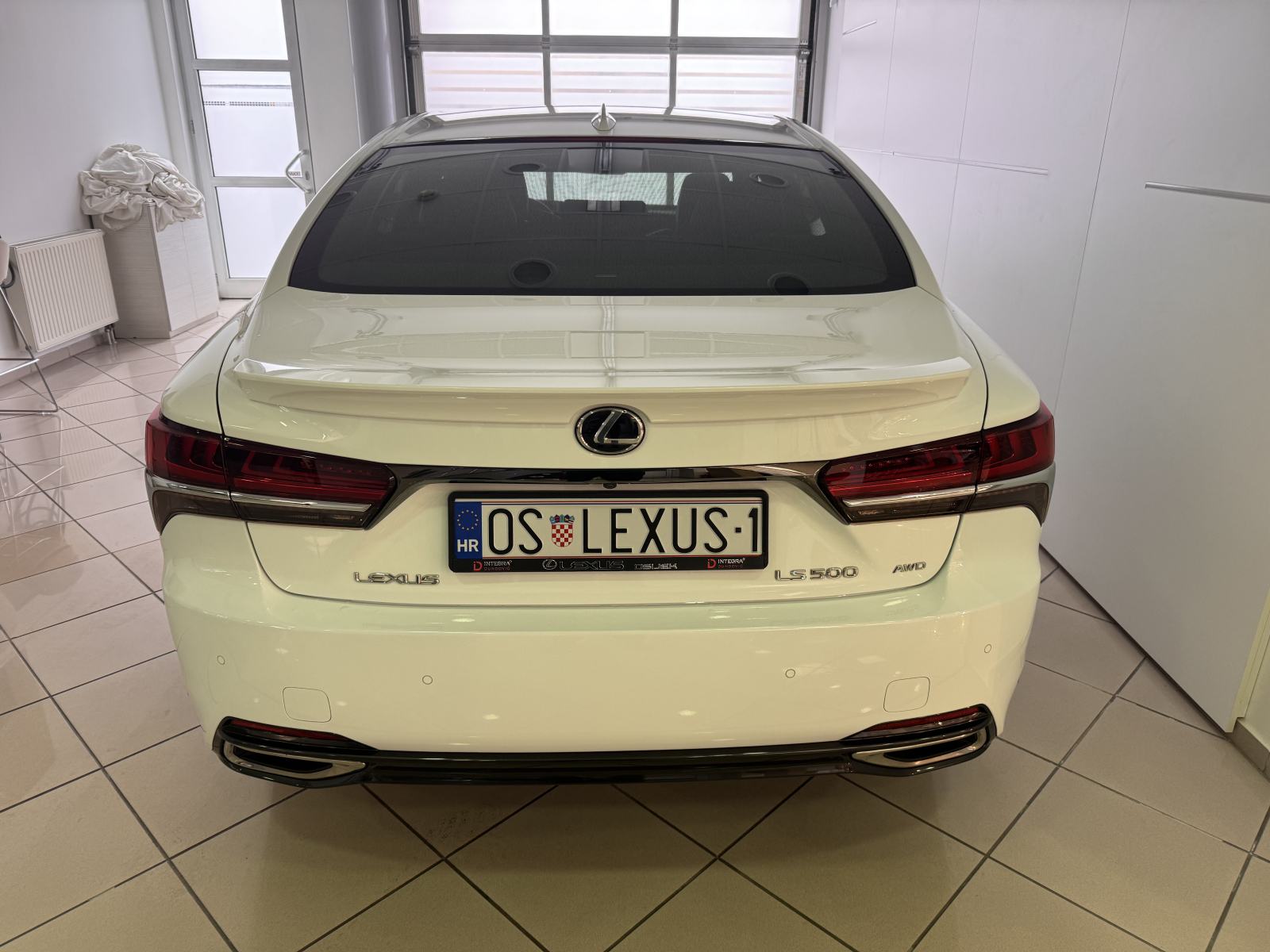 LEXUS LS 500 F SPORT, TOP MODEL, JEDINSTVEN U RH, SAMO 75.411 KM !!!, fotografija 5