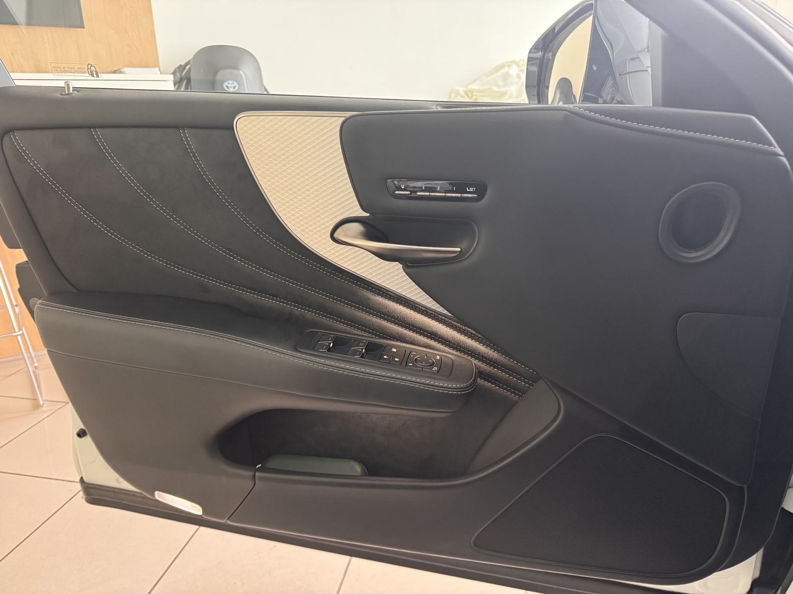 LEXUS LS 500 F SPORT, TOP MODEL, JEDINSTVEN U RH, SAMO 75.411 KM !!!, fotografija 11