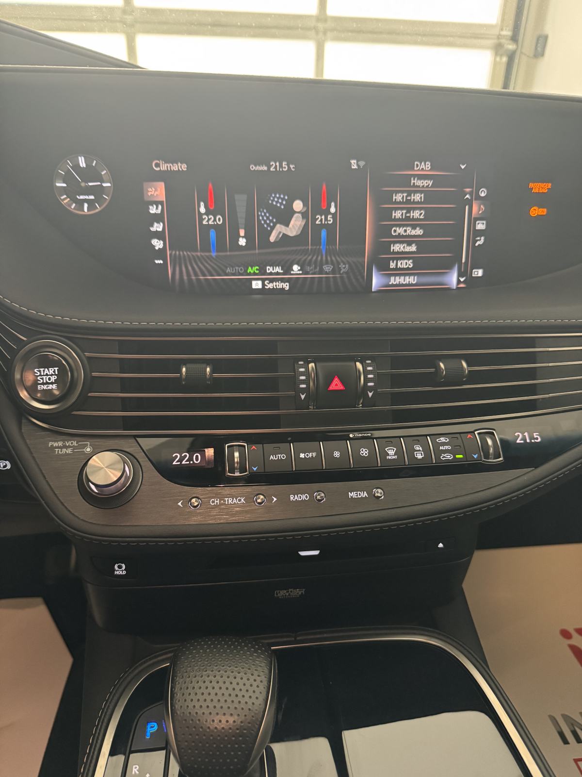 LEXUS LS 500 F SPORT, TOP MODEL, JEDINSTVEN U RH, SAMO 75.411 KM !!!, fotografija 17