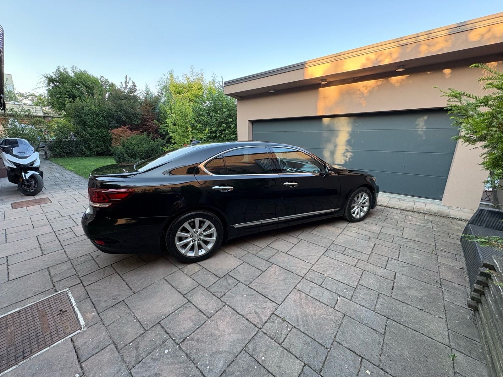 Lexus LS LS 460 AWD Prvi vl. Servisna povijest Full Top stanje, fotografija 2